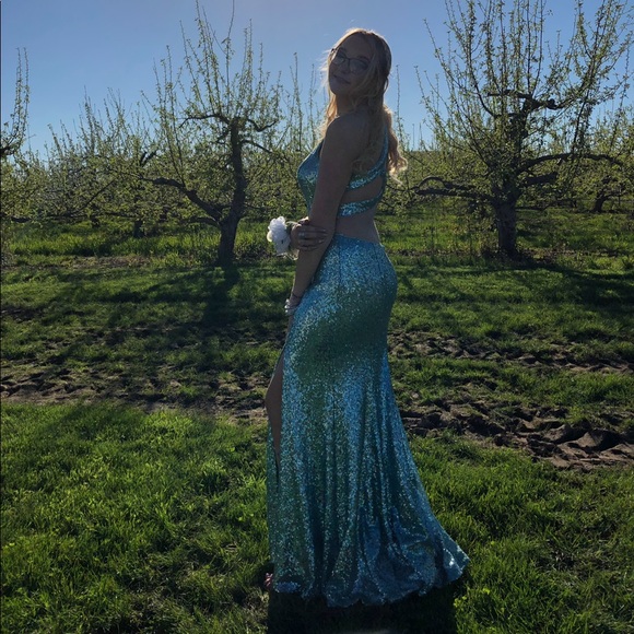 Prom Dress ~ Mermaid Style With Slit - Picture 3 of 5